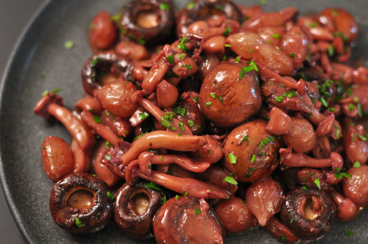 Red Wine Mushrooms & Pearl Onions - Kelly's Clean Kitchen